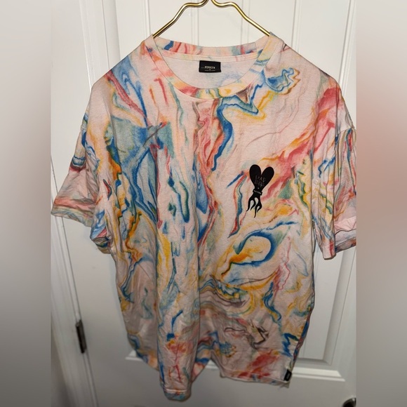 Globe White and Blue Short Sleeve Tee Artistic Design - Picture 6 of 11